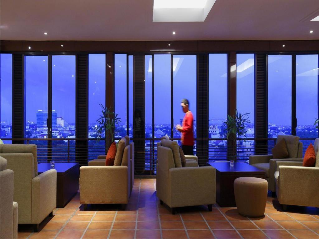 Hotel Santika Makassar Eksteriør bilde
