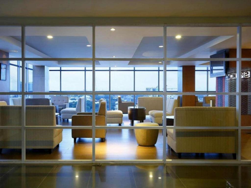 Hotel Santika Makassar Eksteriør bilde