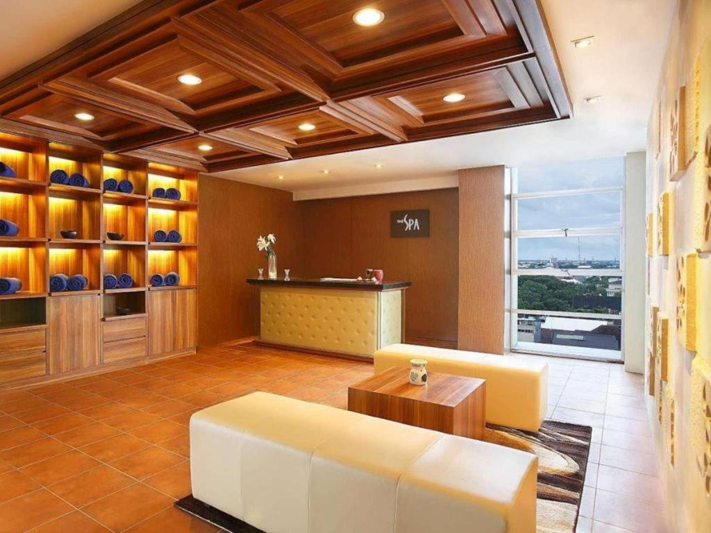 Hotel Santika Makassar Eksteriør bilde