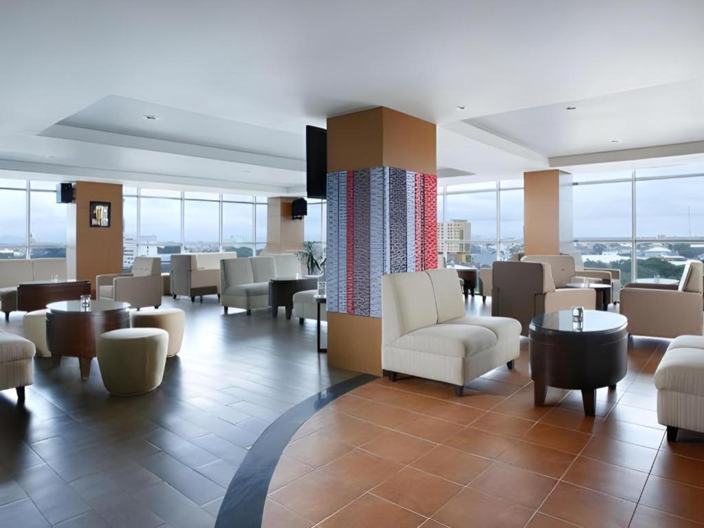 Hotel Santika Makassar Eksteriør bilde