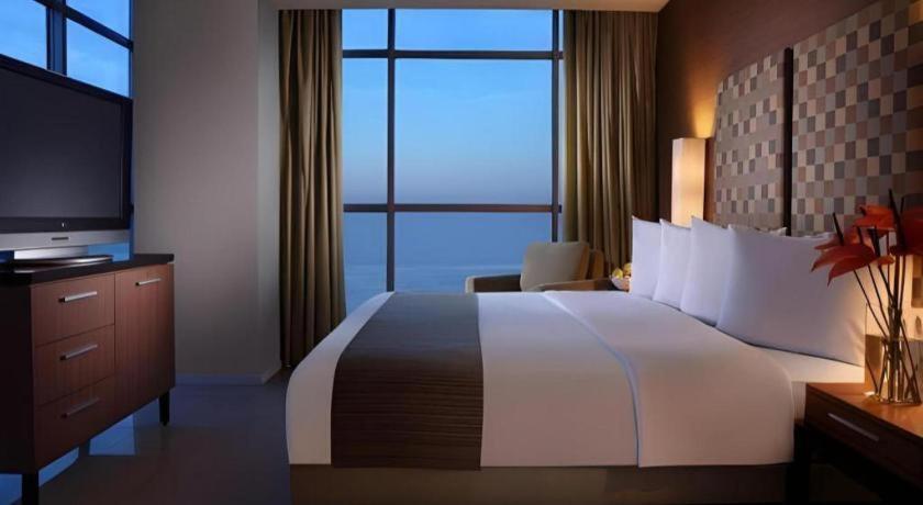 Hotel Santika Makassar Eksteriør bilde