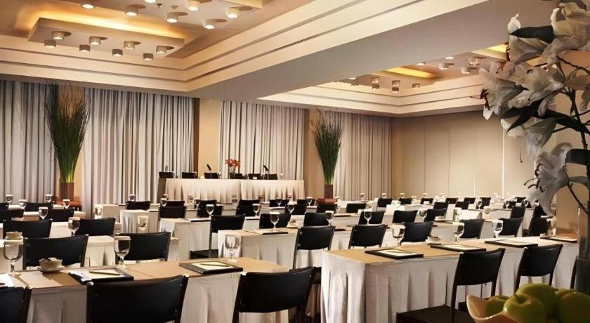 Hotel Santika Makassar Eksteriør bilde
