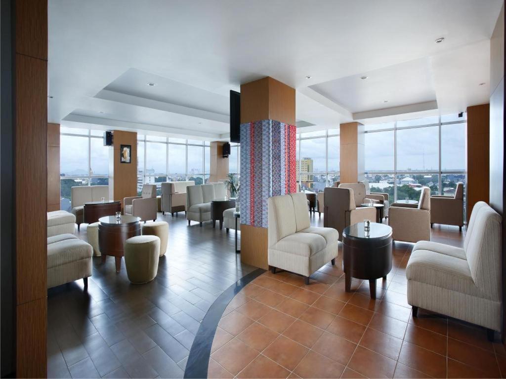 Hotel Santika Makassar Eksteriør bilde