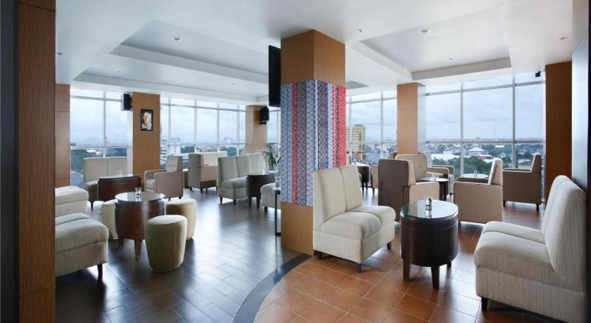 Hotel Santika Makassar Eksteriør bilde
